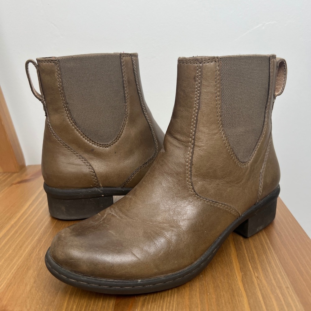 Bogs Brown Leather Chelsea Ankle Boots